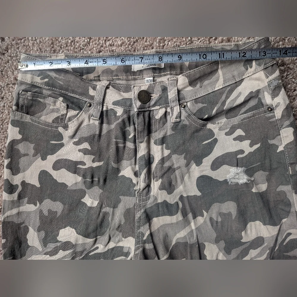 YMI Camouflage Distressed Skinny Stretch Jeans Size 11 - Picture 8 of 9